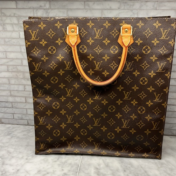 Louis Vuitton authentic Sak Plat tote bag - Picture 2 of 16